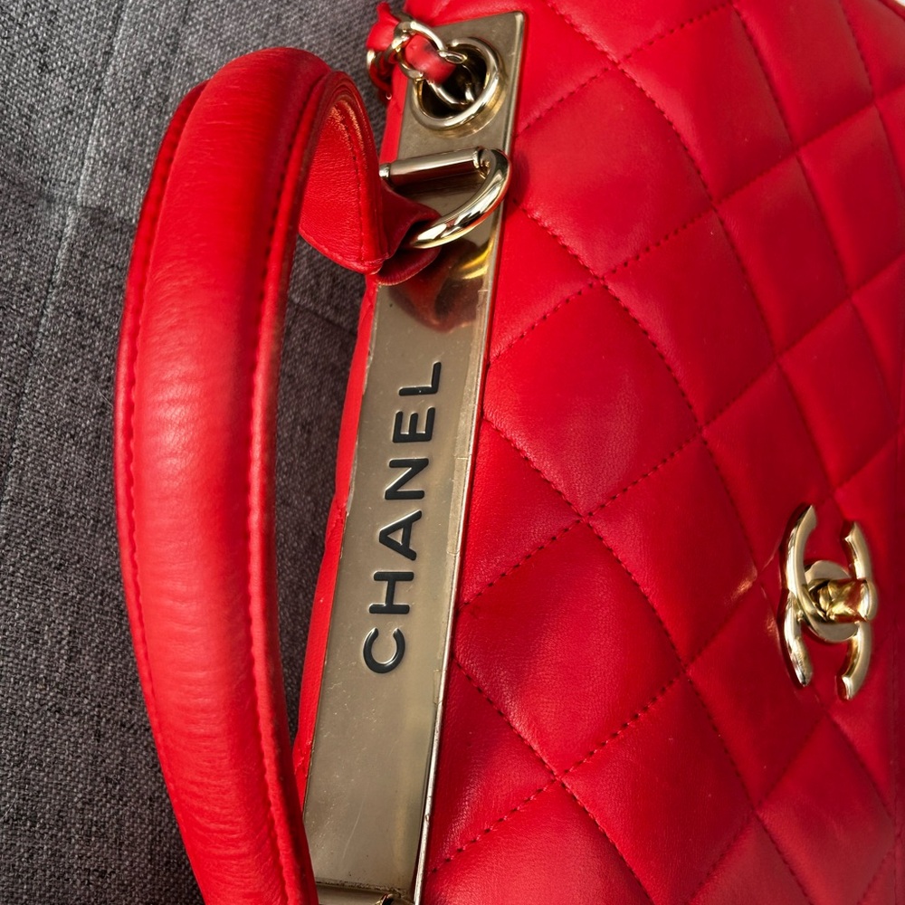 Chanel Red Quilted Red Caviar Leather Handbag with Gold Hardware 2786201 - Picture 3 of 16